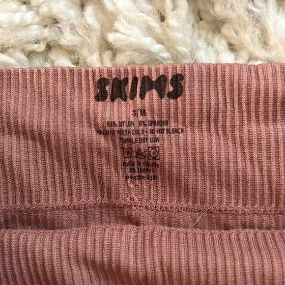 SKIMS Ribbed Scoop Bralette and High-cut Panty Set - Picture 2 of 4